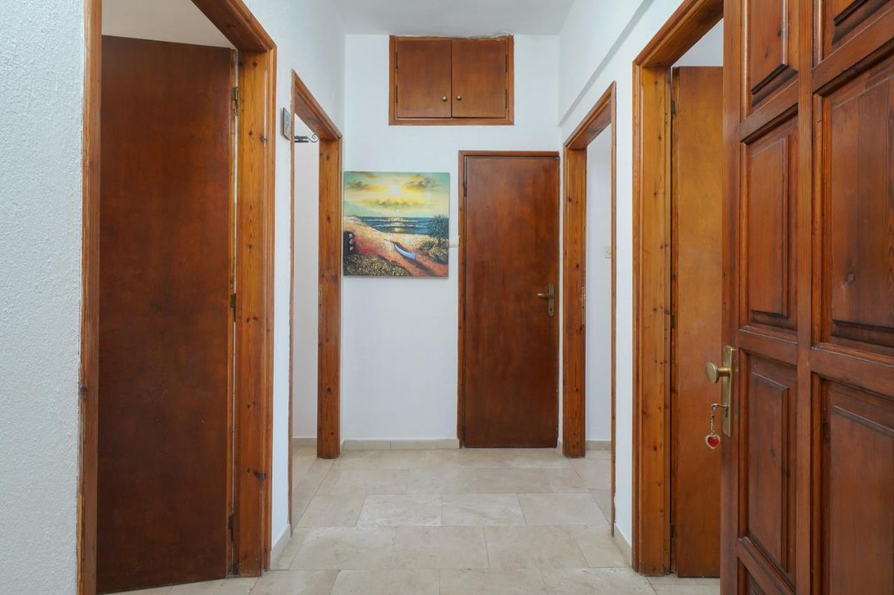 Studios Garifalia Amolianí Luaran gambar
