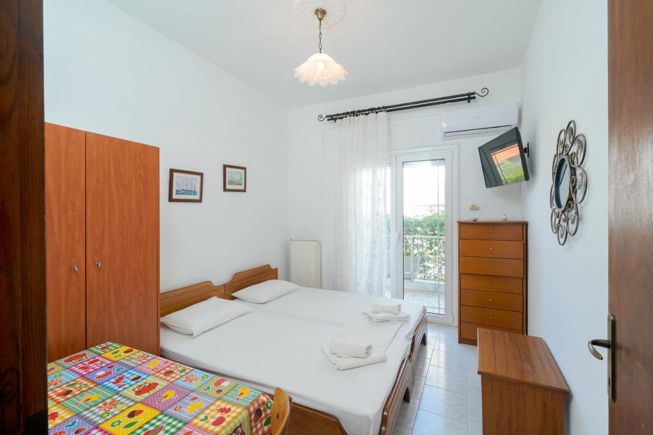 Studios Garifalia Amolianí Luaran gambar