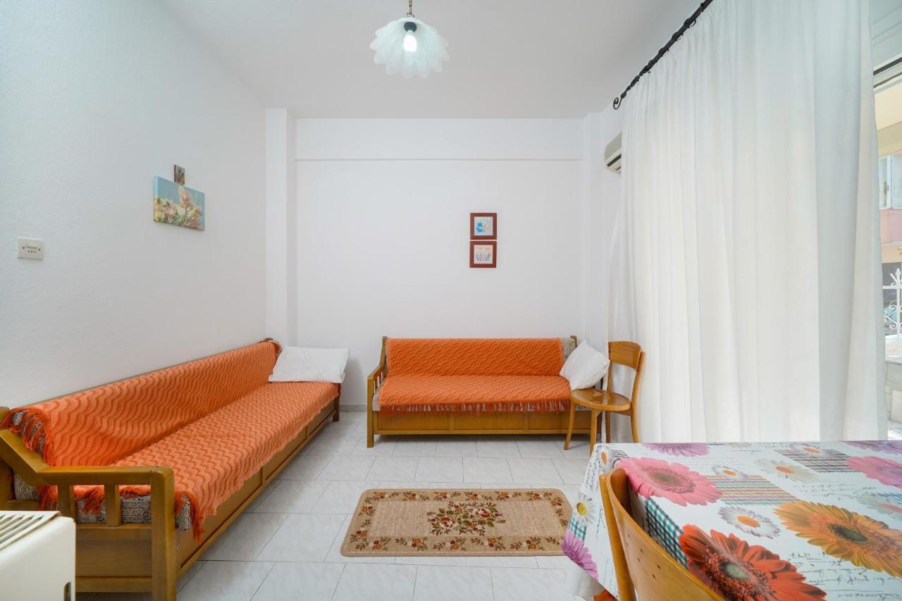 Studios Garifalia Amolianí Luaran gambar