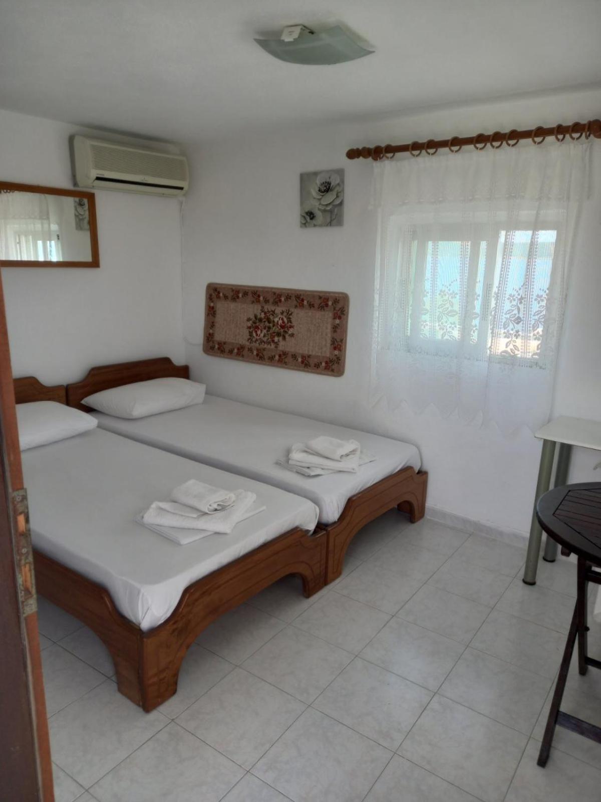 Studios Garifalia Amolianí Luaran gambar