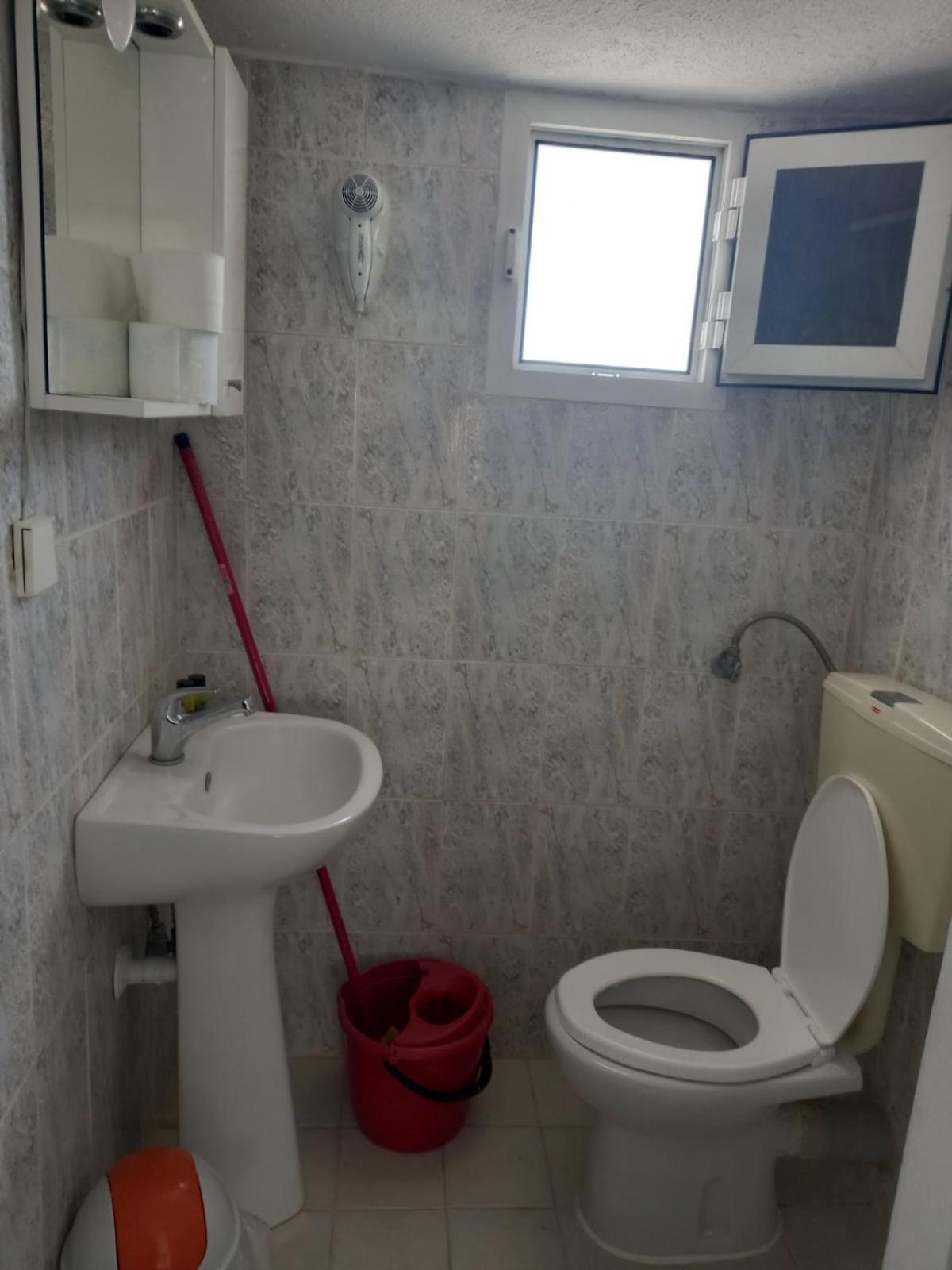 Studios Garifalia Amolianí Luaran gambar